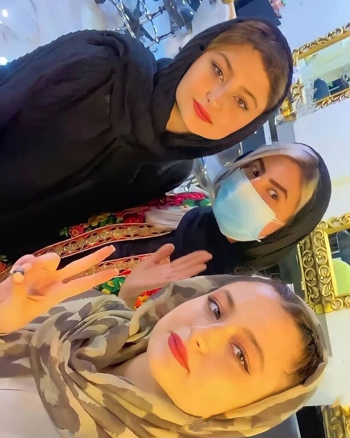   سارا و نیکا بعد از بازگشت از سوئد 