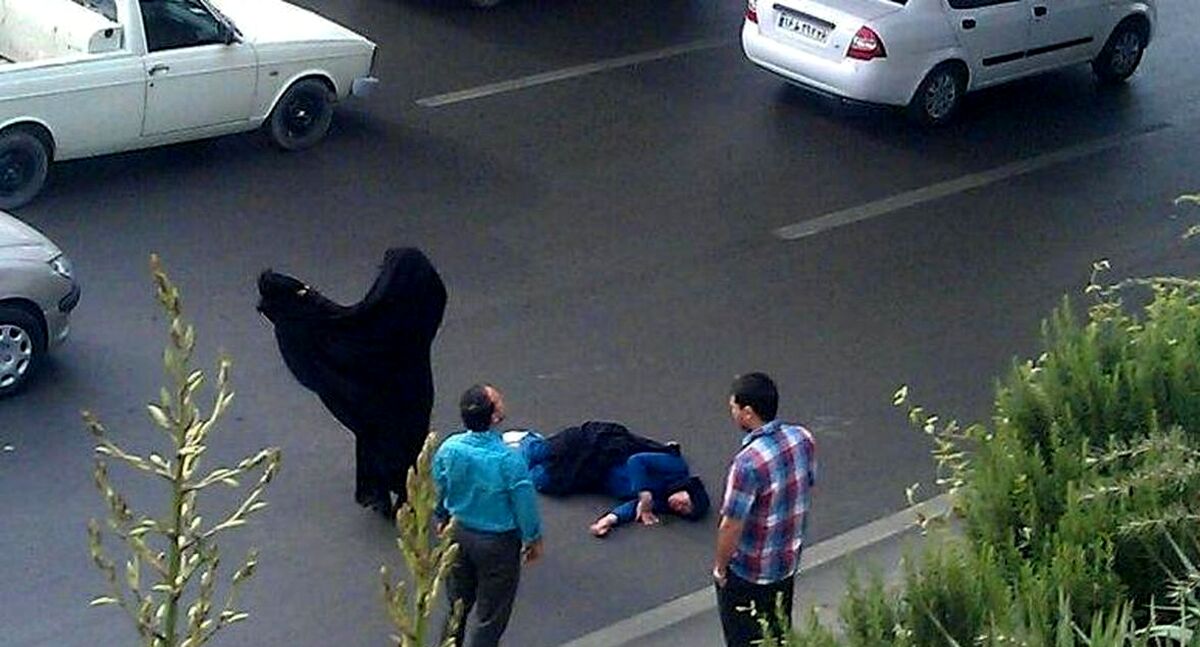 فیلم وحشتناک خودکشی دختر لرستانی / لحظه پرتاب دختر از پل وسط شهر