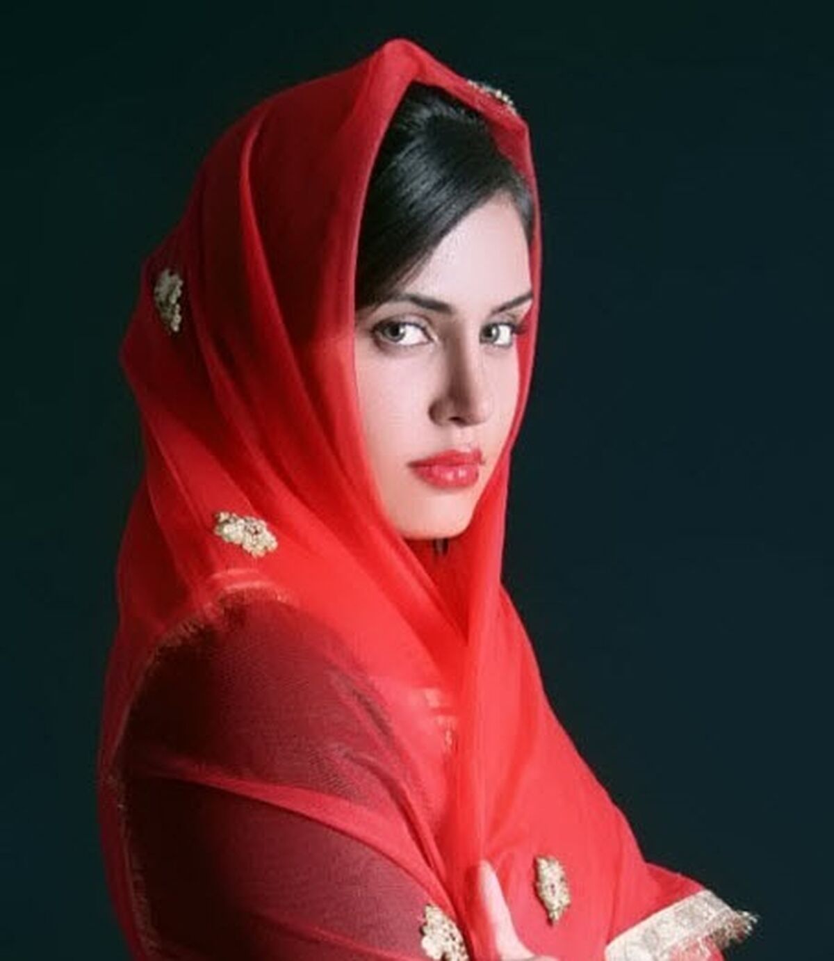 سیس آنجلینا جولی الناز شاکردوست در حال خوش و بش با آقای بازیگر خیلی معروف | رد و بدل نگاه عاشقانه با هوتی خان!