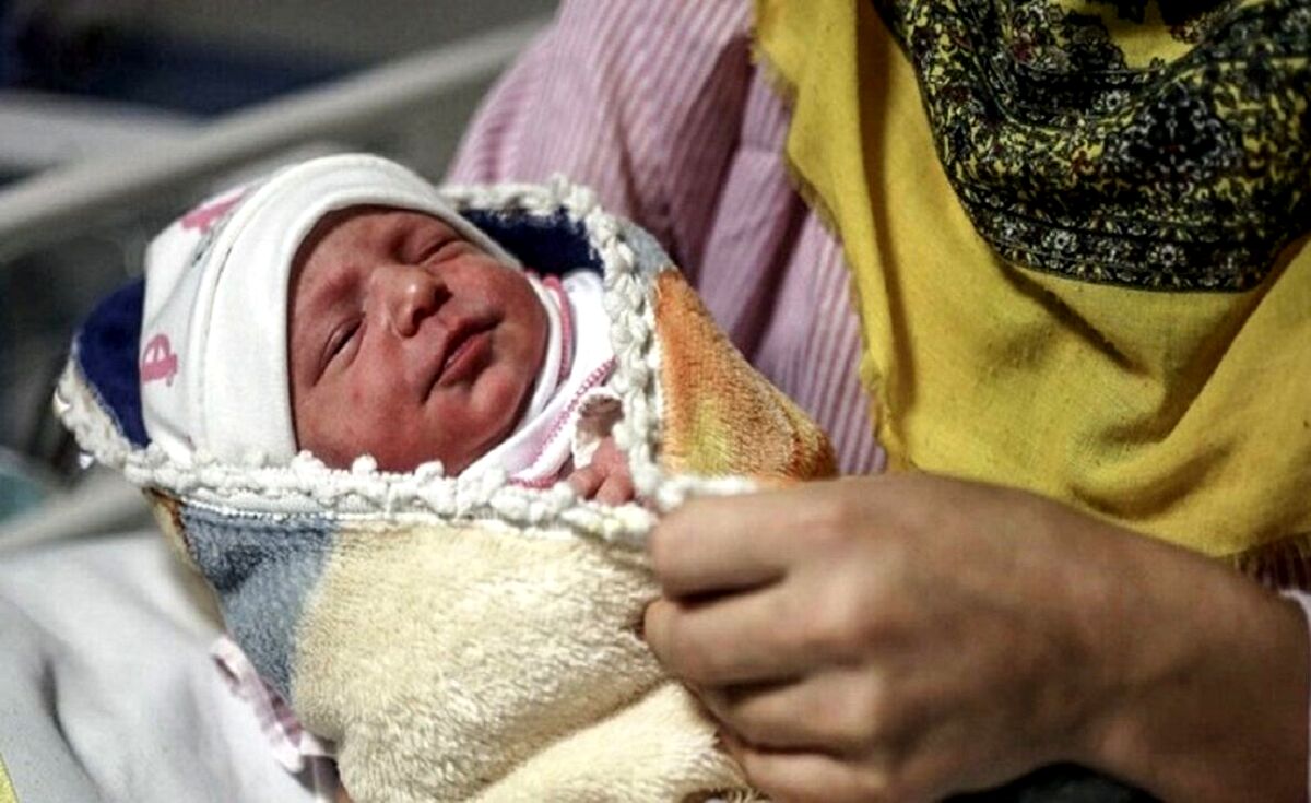 کودک مادری در 12 سالگی! | جزئیات دردنا ک از زندگی کودک مادران