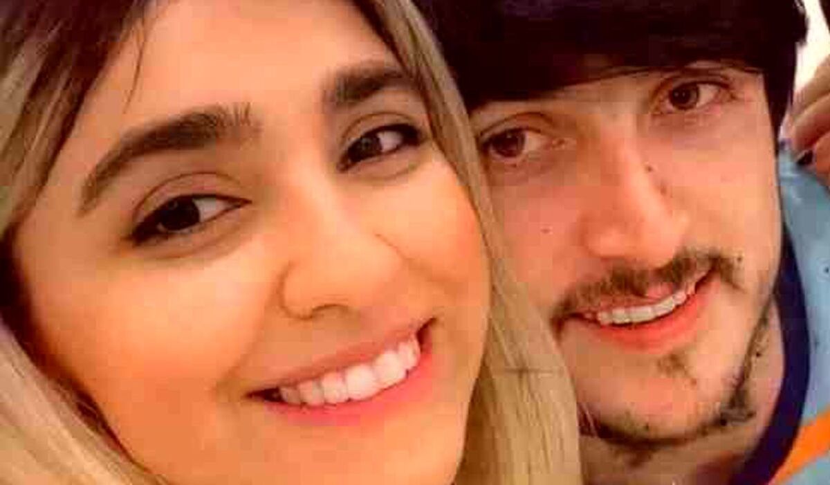 زن کم سن سردار آزمون بهش تذکر داد! | عکس ها عاشقانه سردار آزمون با آناهیتا در قطر