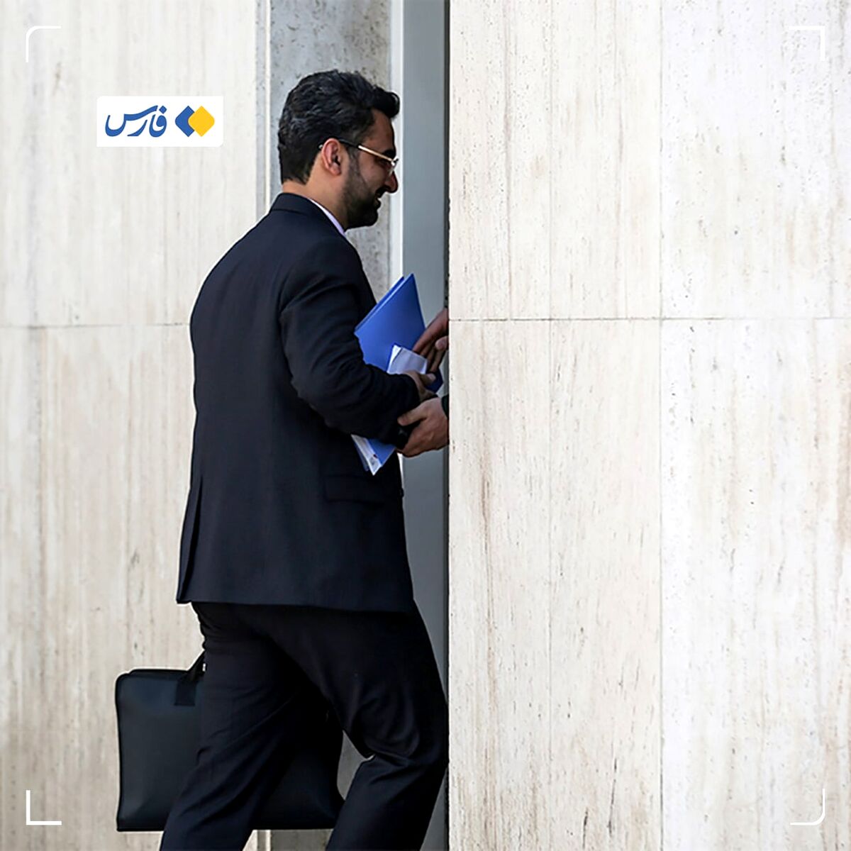 علت احضار آذری جهرمی به دادگاه چه بود؟