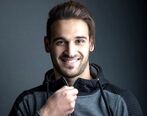 احمد نورالهی در کنار یکی از هوادارانش
