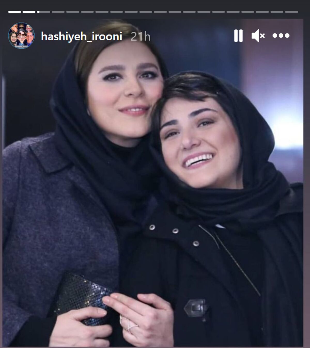 سلفی جدید سحر دولتشاهی در کنار محمدرضا گلزار در خارج از کشور / عکس