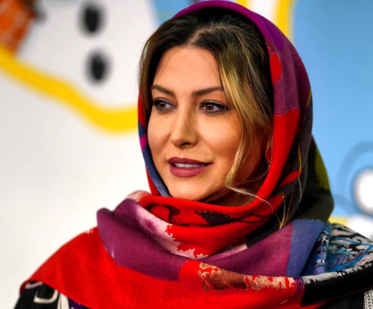 خز بازی فریبا نادری با شال خرسی/خودنمایی خانم بازیگر با کیف برندش!+عکس