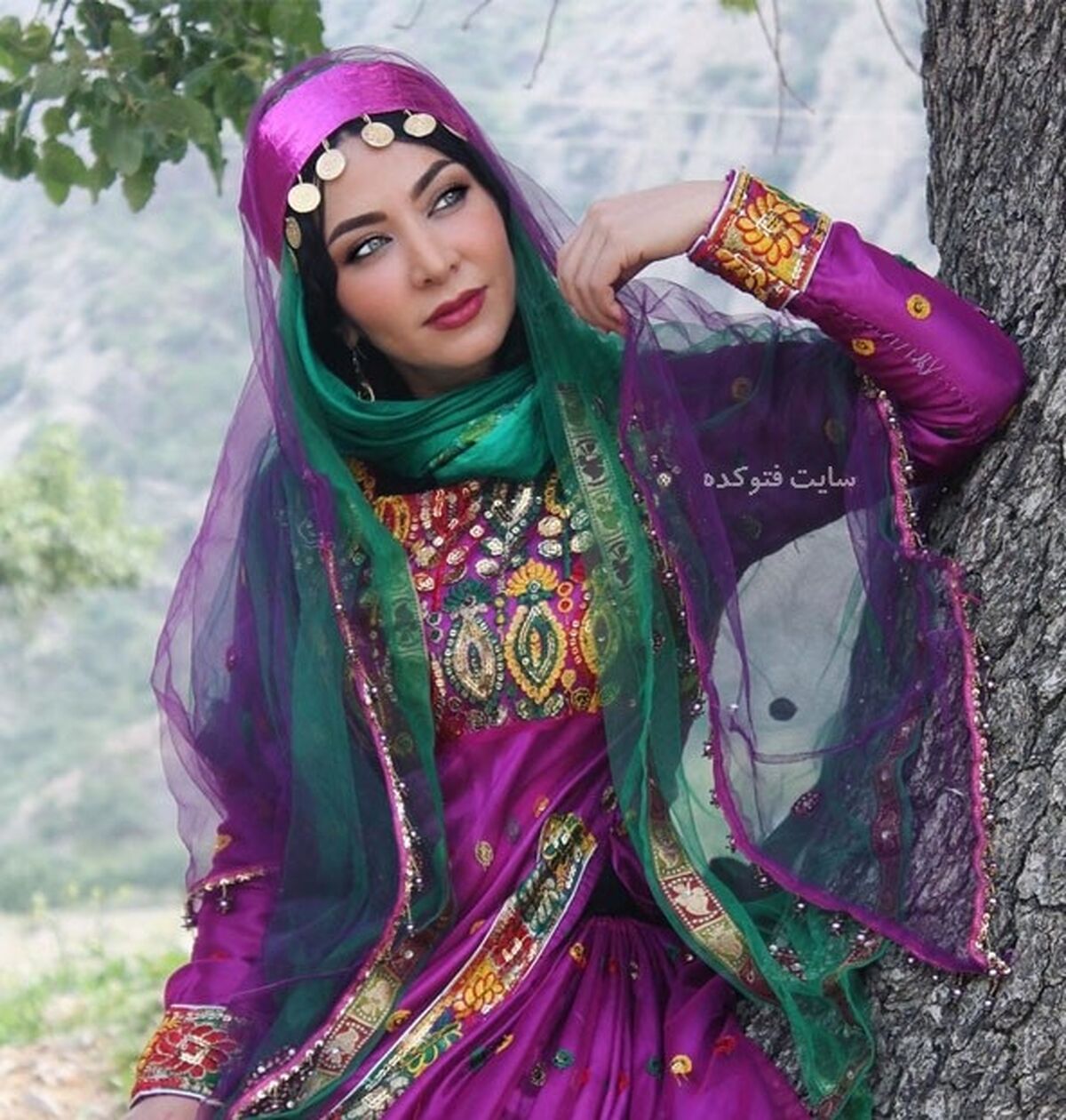 تولد 48 سالگی فقیهه سلطانی با چشم های آبی ترسناک! | جشن تولد فقیهه سلطانی در خانه