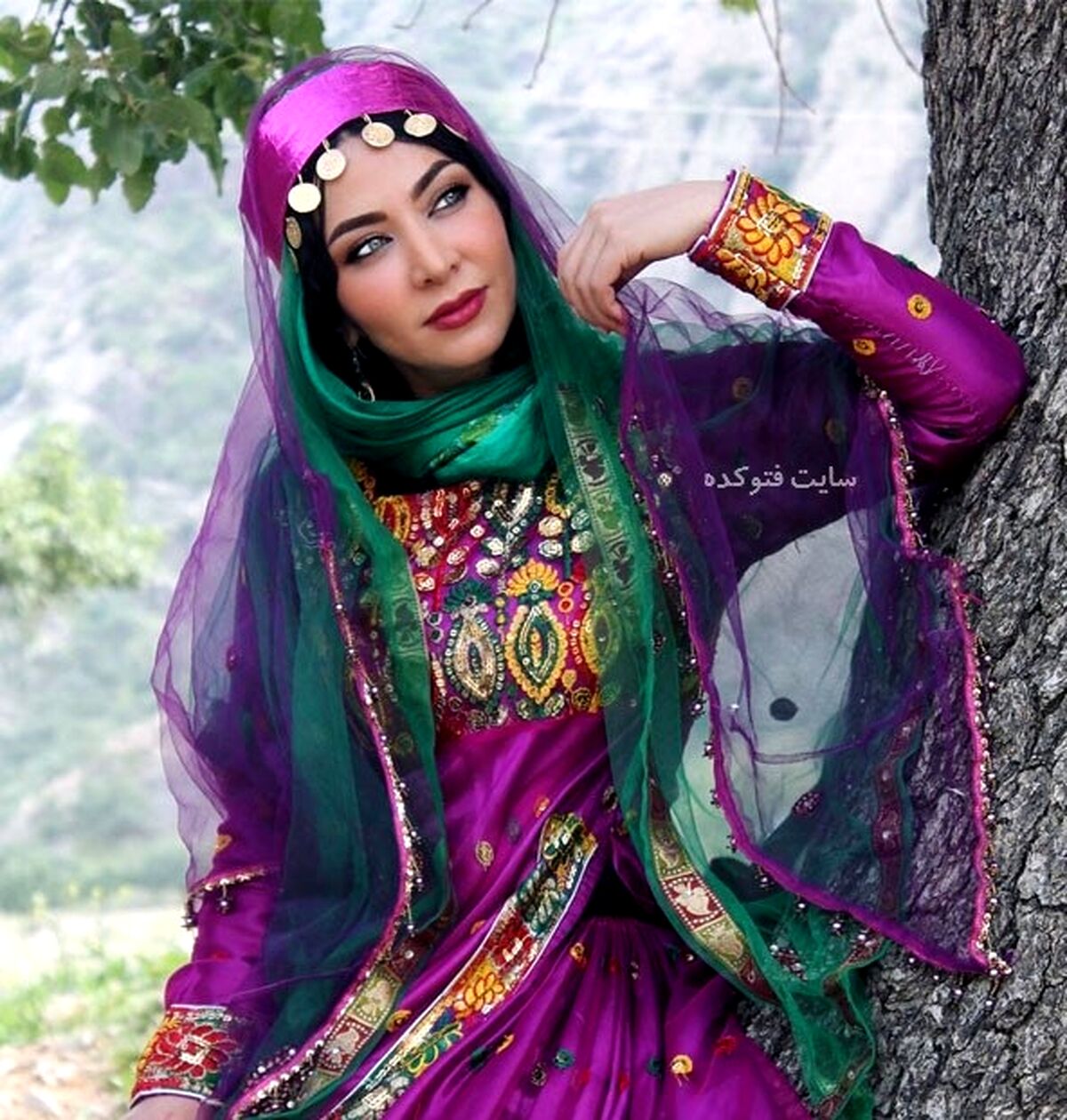 تولد 48 سالگی فقیهه سلطانی با چشم های آبی ترسناک! | جشن تولد فقیهه سلطانی در خانه
