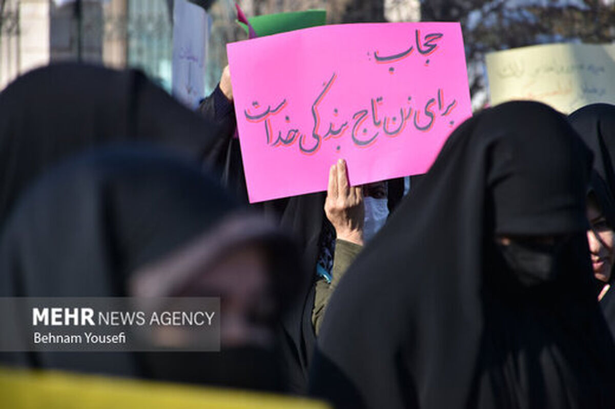 کتک کاری شدید چند زن در اتوبوس به دلیل حجاب! | هیچ مسافری از ما حمایت نکرد