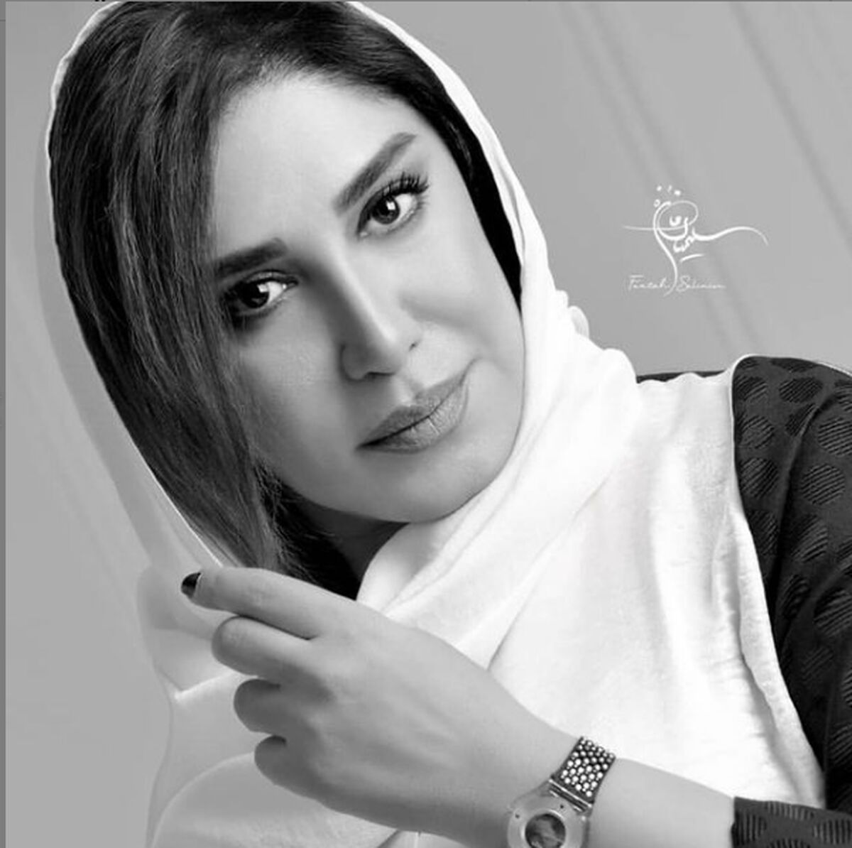 تفریح نسیم ادبی در فرنگ با تیپ متفاوت بعد از مرگ همسرش