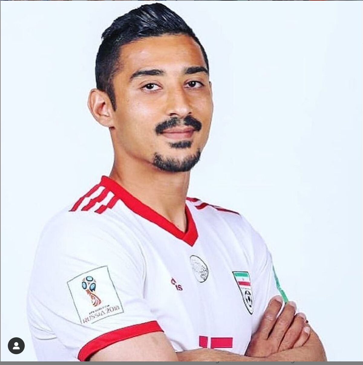 عکس خانوادگی رضا قوچان نزاد با همسر و فرزندش 