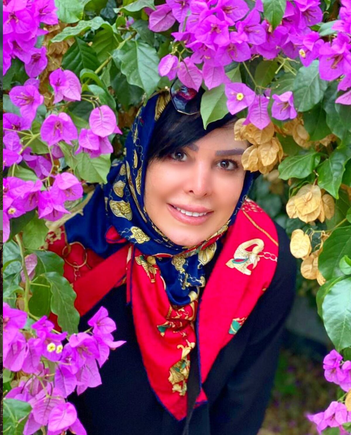 گدایی فلور نظری در خیابان های آلمان؟! | فلور نظری در آلمان خودکشی کرد که خونه مستقل داره! | فحاشی خانم بازیگر تزریقی بوتاکسی به فالووراش