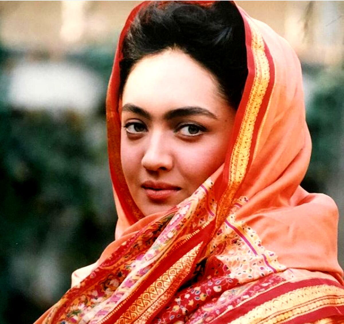 نیکی کریمی در حریم شخصی امیر قلعه نویی| پشت پرده جواهرات میلیاردی نیکی کریمی در ماشین سرمربی معروف!