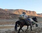 تصویر تکان دهنده از جسد پسر گناوه ای و انتقال به قبر جدید