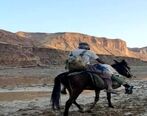 تصویر تکان دهنده از جسد پسر گناوه ای و انتقال به قبر جدید