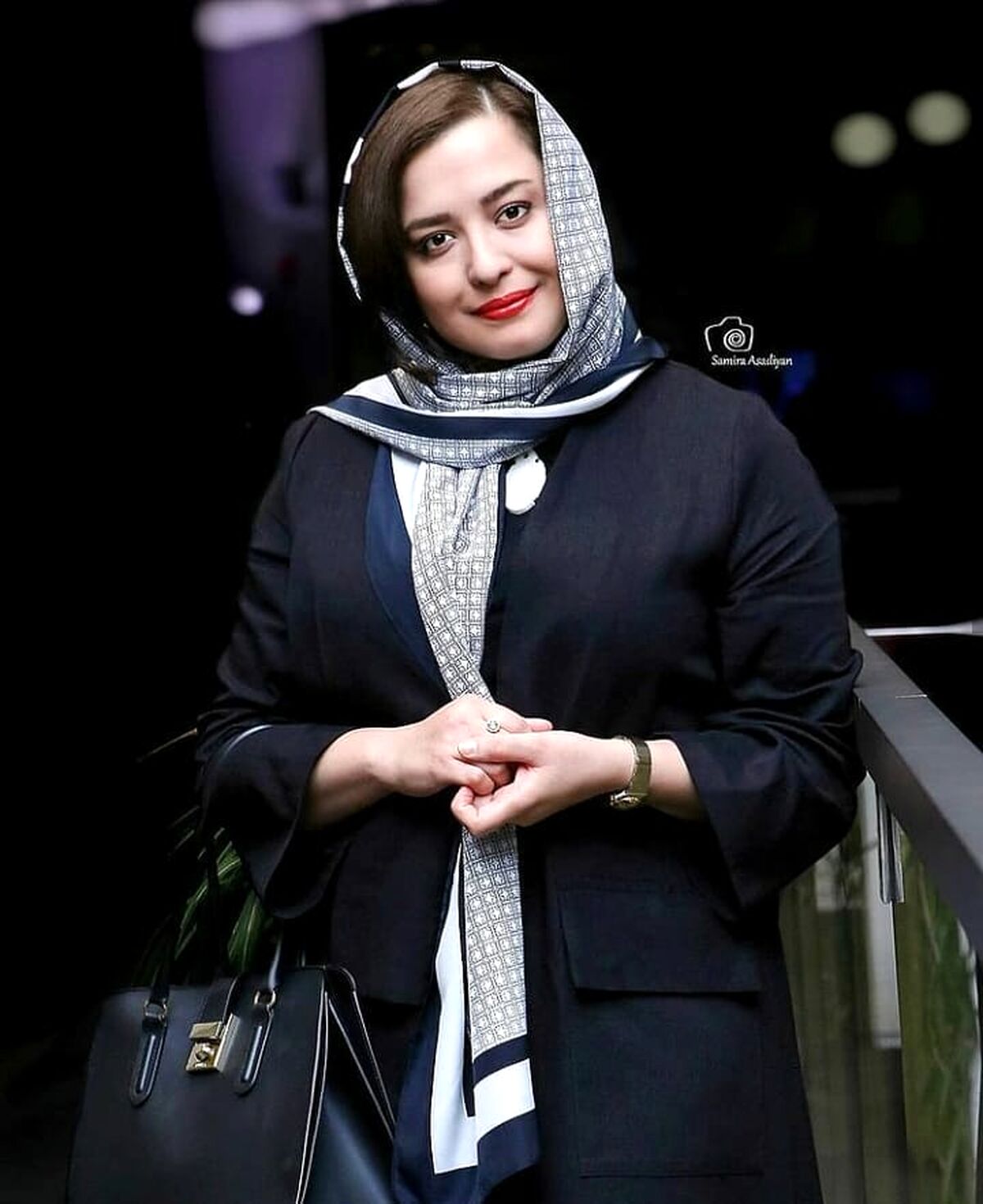 عکس سیاه و سفید مهراوه شریفی نیا در کنار مرد بازیگر 