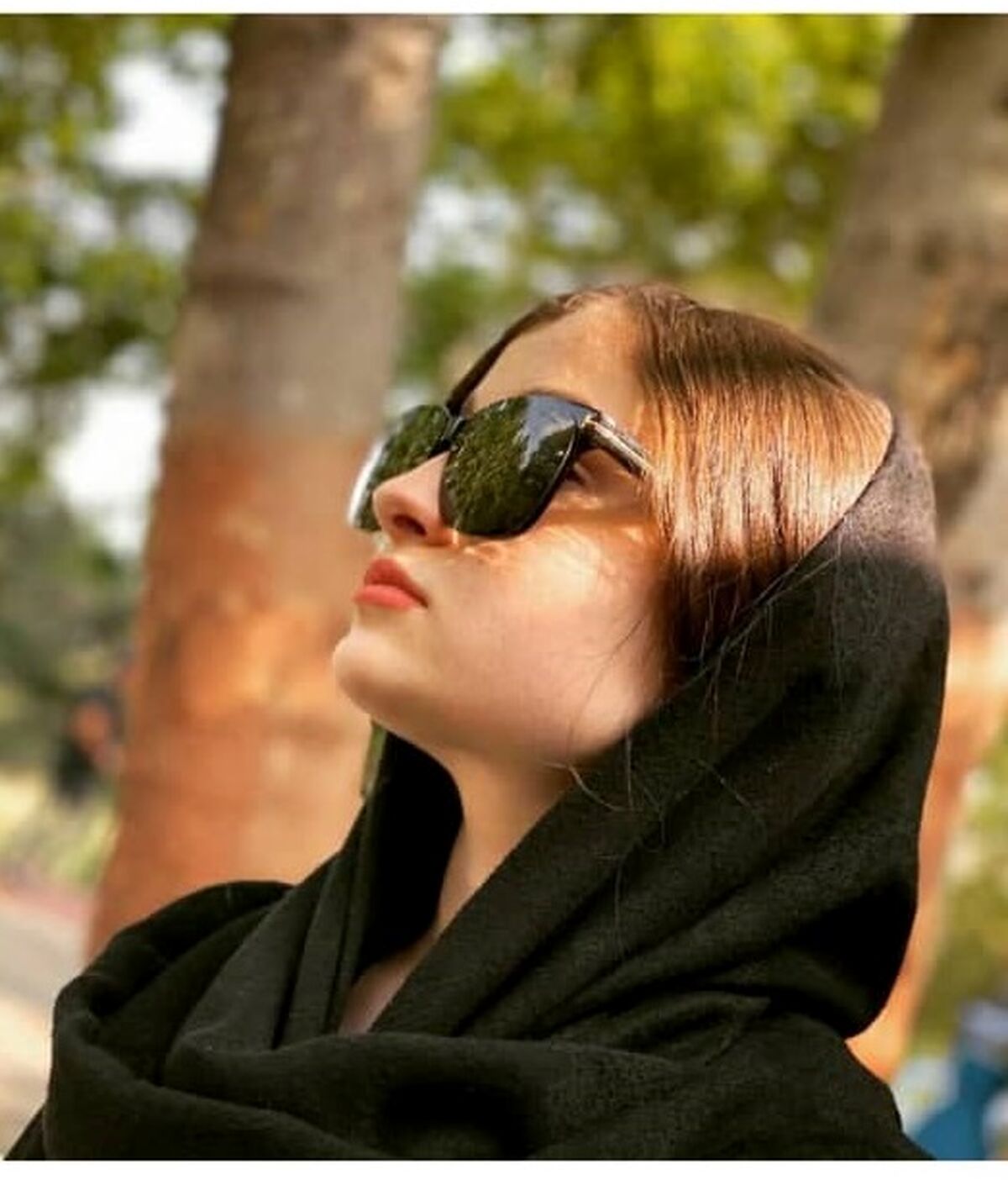 عکس عجیب سارا و نیکا با آقای بازیگر | سارا و نیکا ازدواج کردند؟