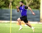 بمب استقلال در حال پیوستن به پرسپولیس