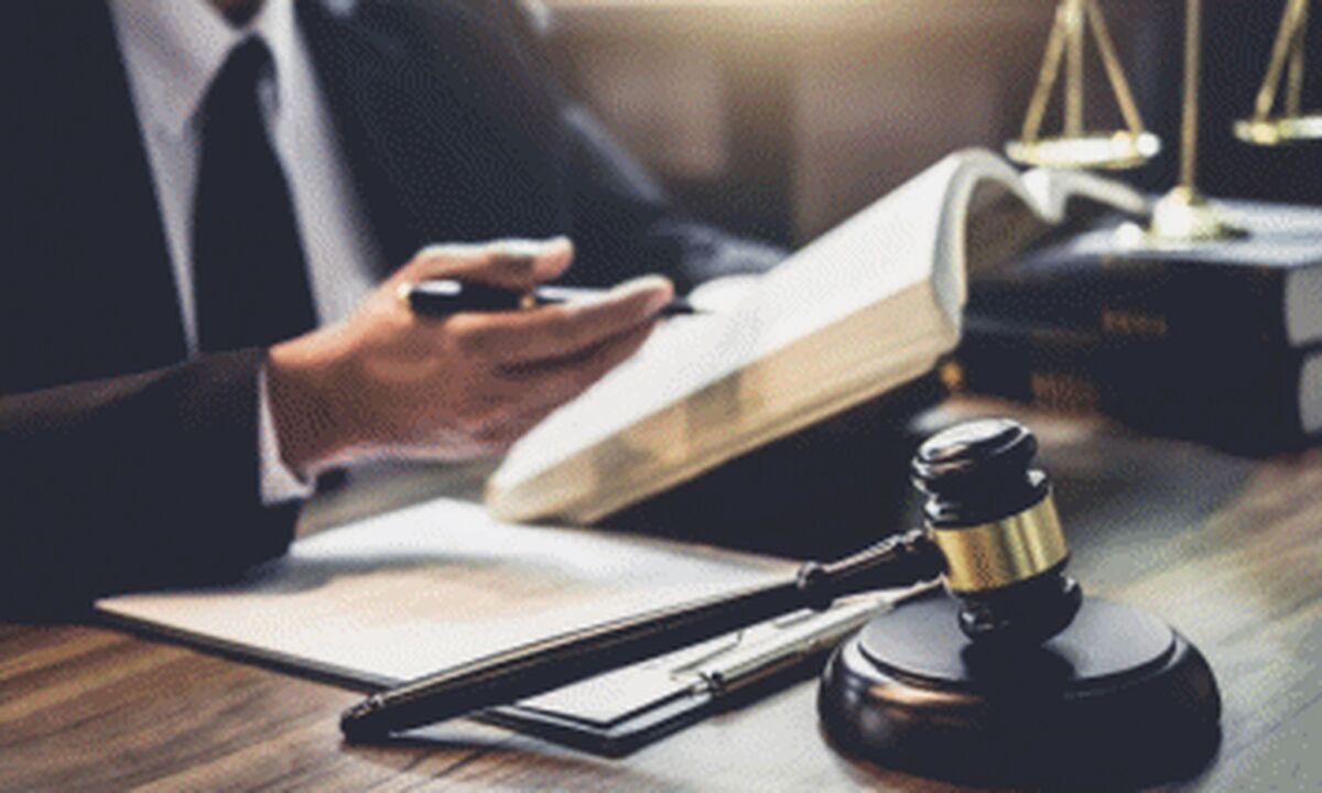 بهترین وکیل پایه یک دادگستری در غرب تهران و 6 نکته برای انتخاب بهترین وکیل