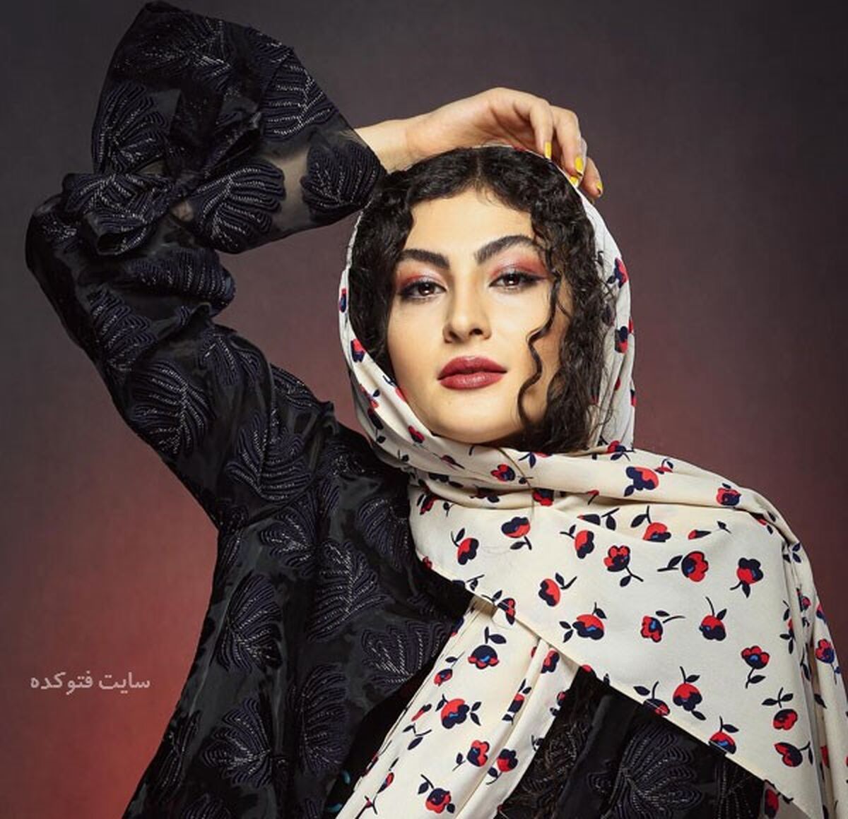 بیوگرافی مریم مومن