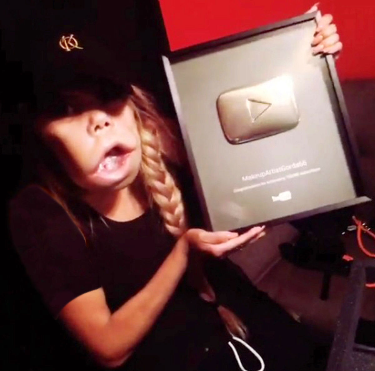 زیباترین چهره جهان که به او لقب میمون دادند! + عکس