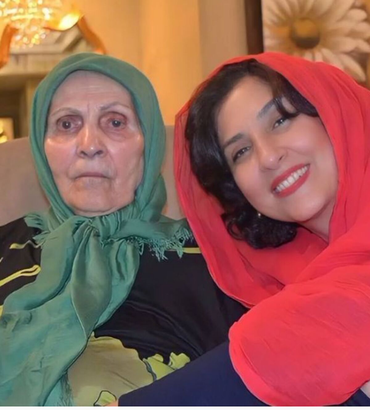 مرجانه گلچین بعد فوت عزیزش قیافه جدید عملکرده اش را رو کرد! | مرجانه گلچین در این سن و سال از دست رفت