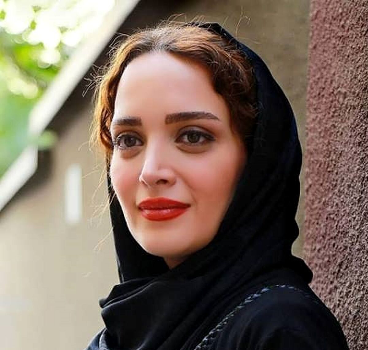 بهنوش طباطبایی به وجود عشقش اعتراف کرد| عکس بهنوش طباطبایی با پالتو گران قیمت