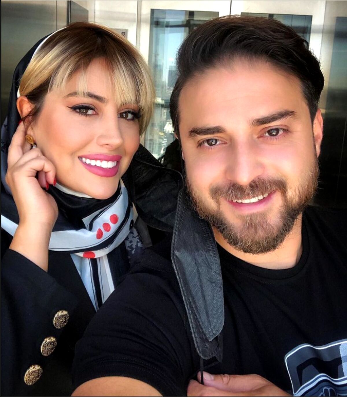 خوشگذرانی فوق لاکچری بابک جهانبخش با خانم جوان