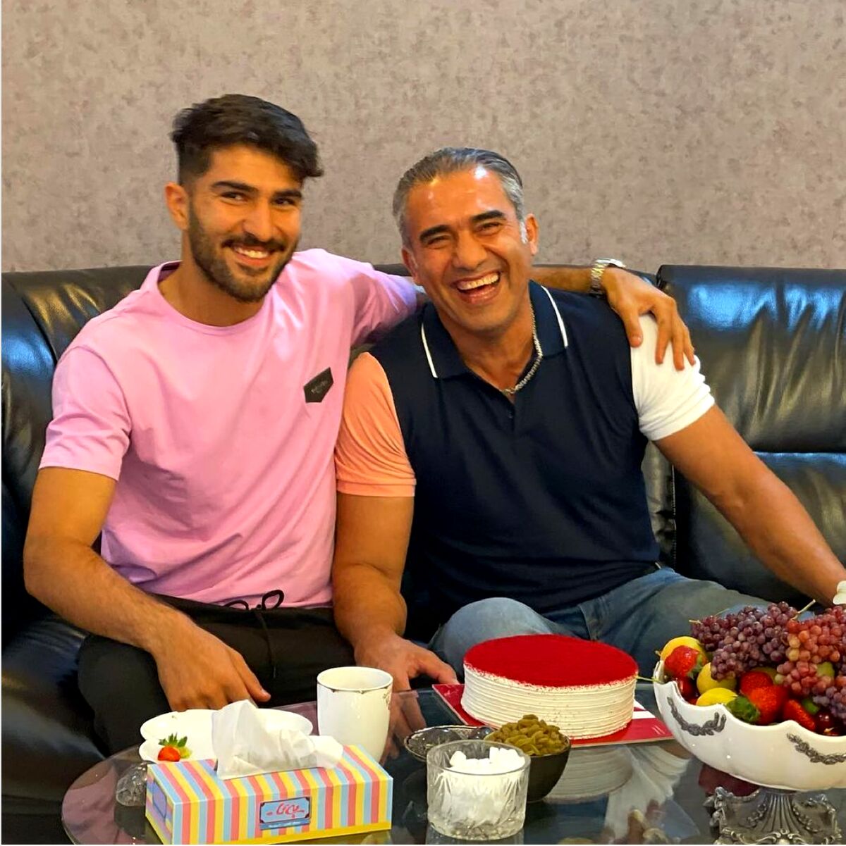 سلفی احمدرضا عابدزاده در کنار دخترش
