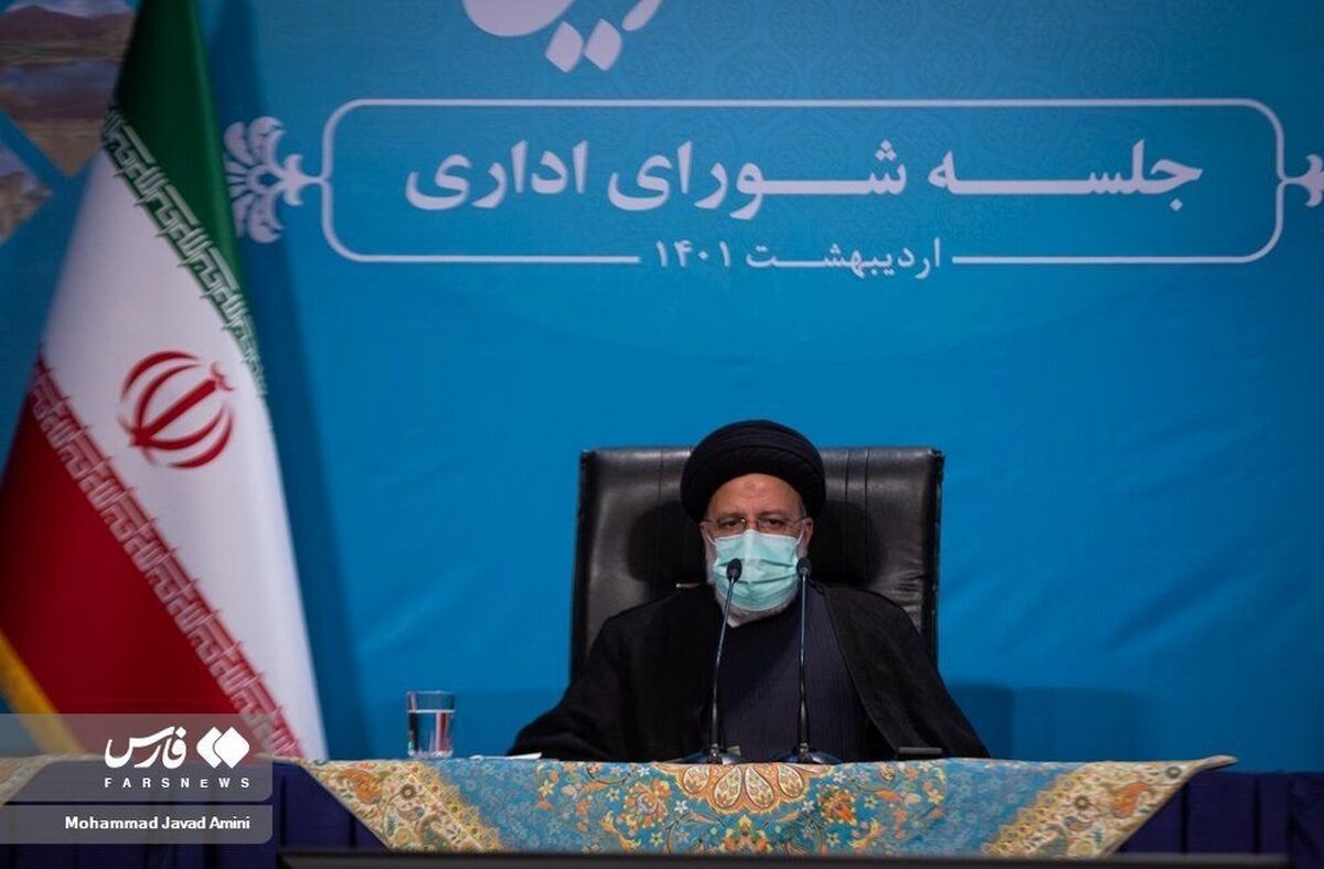 پشت پرده  عکس جنجالی پشت سر رئیسی 