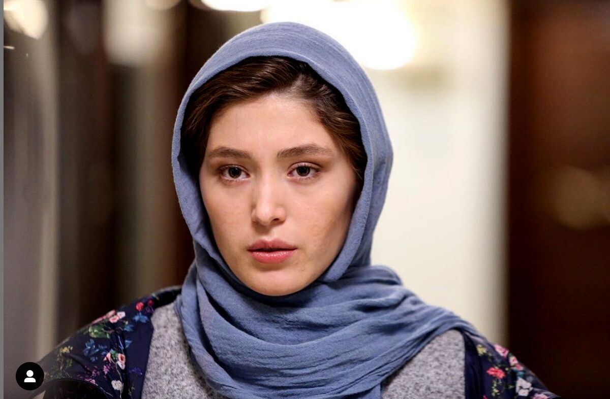 خانه پدری فرشته حسینی /تابلو های عجیبی که جنجالی شد 