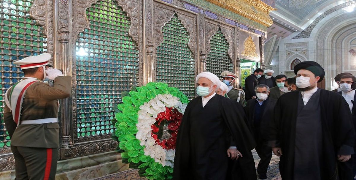 محسنی اژه ای بر سر مزار آیت الله هاشمی رفسنجانی+ عکس