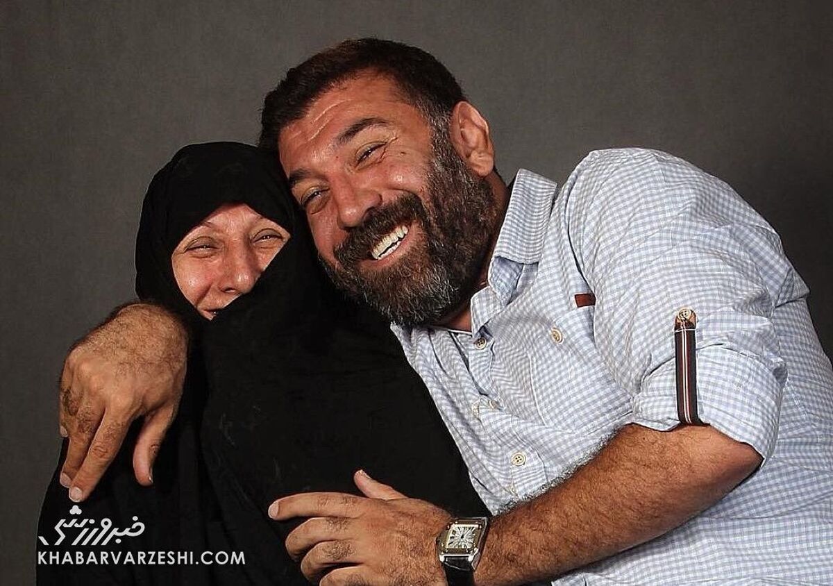  گلایه های دردناک مادر مرحوم علی انصاریان از دوستان علی+ ویدئو گریه های جانسوز مادر علی انصاریان