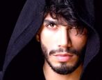 پرسه زنی عجیب مهراد جم با دختران در خیابان های تهران+ فیلم