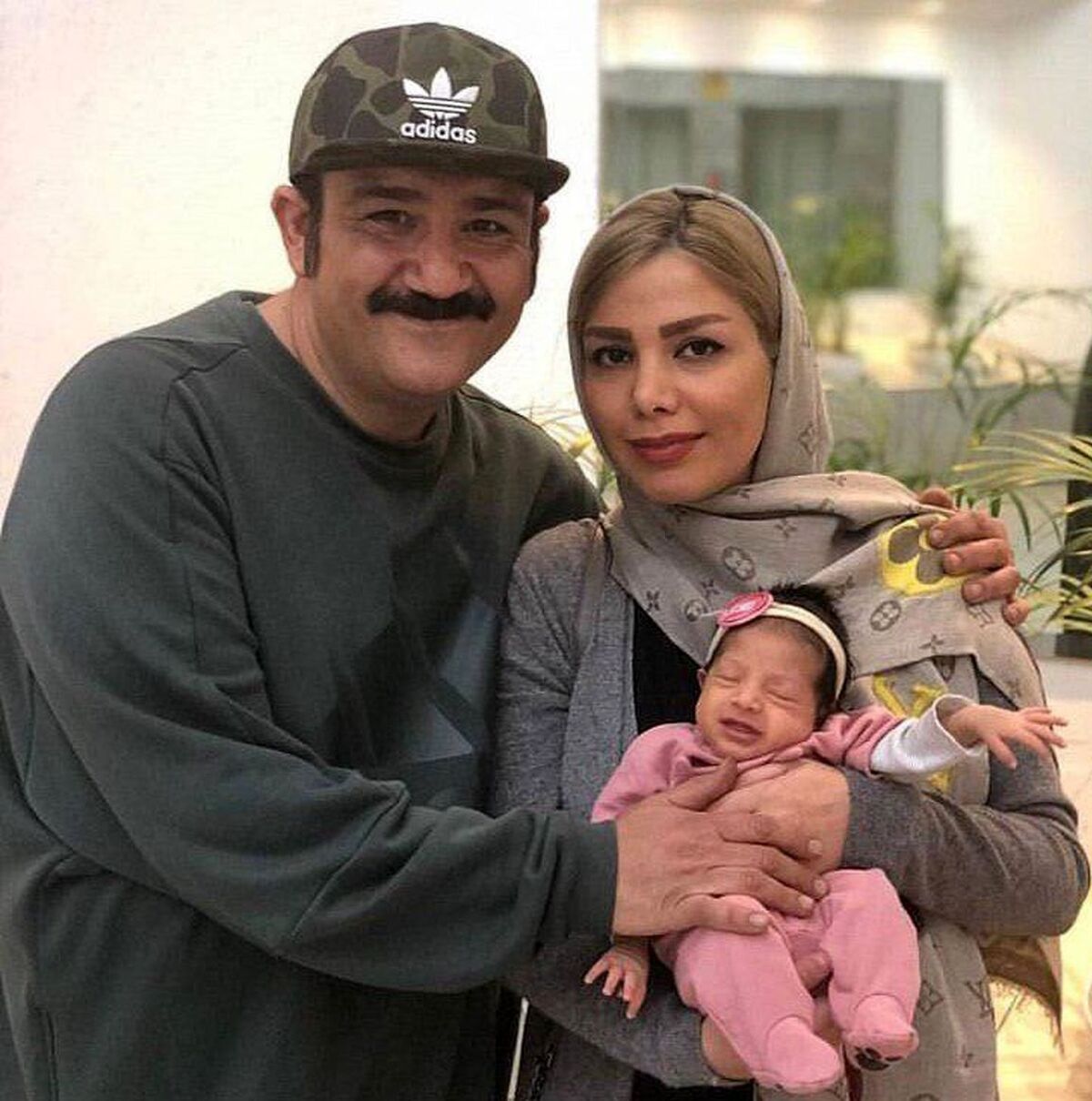 مهران غفوریان مادر خلافکار می شود