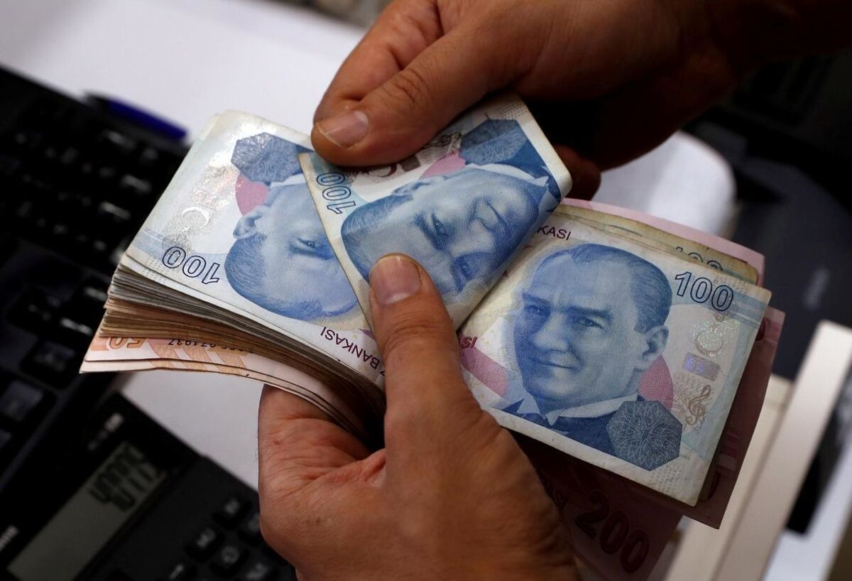 سقوط قیمت لیر ادامه دارد